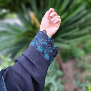 عبا جلو بسته